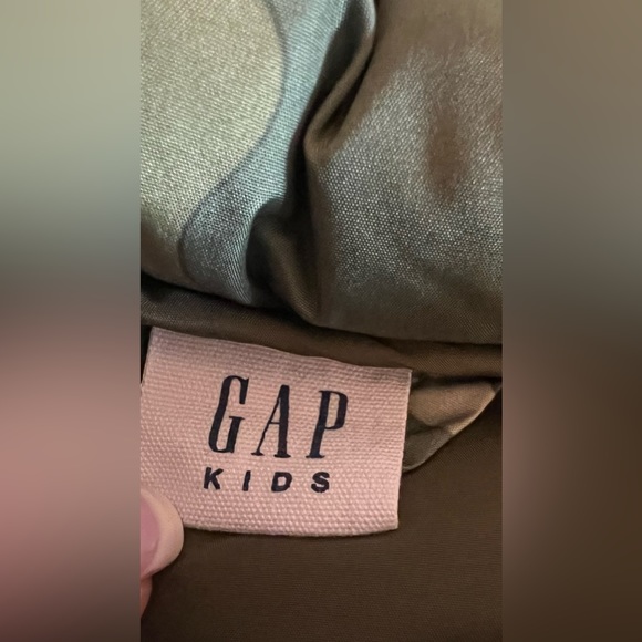 Gap Kids Girls Desert Camo Heart Puffer Vest Size XL (12) - Picture 4 of 6